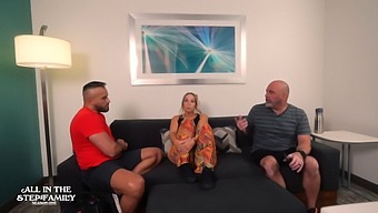 Интимни Сусрет Моје Жене Са Њеним Личним Тренером У 4к